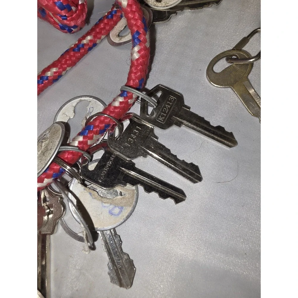 Mixed Vintage Lot of Car Keys - Toyota, Chrysler, Etc.. Key Tags, Crafts/Parts